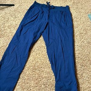 LL Bean lightweight women’s joggers - like new